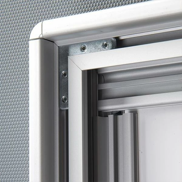 Tabelë njoftimi magnetike M&T 9xA4, H108x82cm, për jashtë