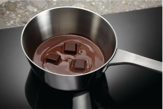 Pllakë gatimi me induksion Electrolux LIV63431BK, 60 cm, e zezë