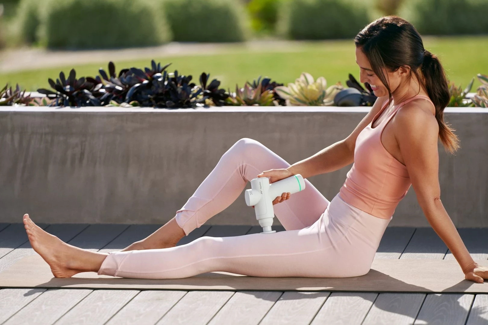 Masazhator dore Hyperice Hypervolt Go 2.0, i bardhë