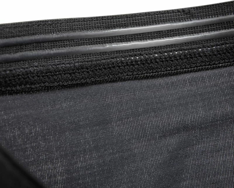 Mangu për kompresion Reebok Activchill për meshkuj dhe femra, ngjyrë e zezë