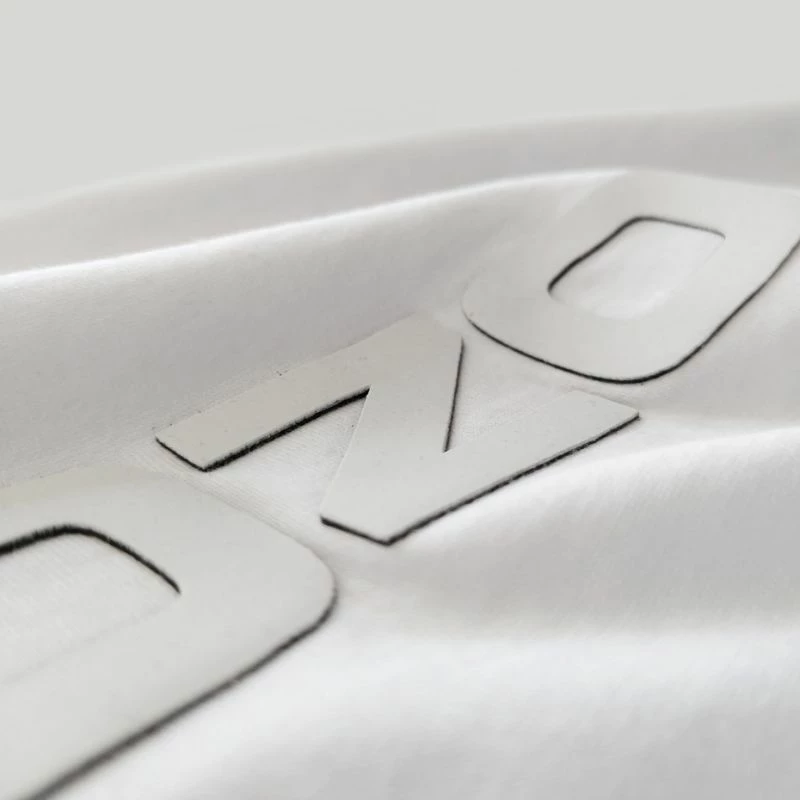 Maicë për meshkuj Ozoshi, e bardhë