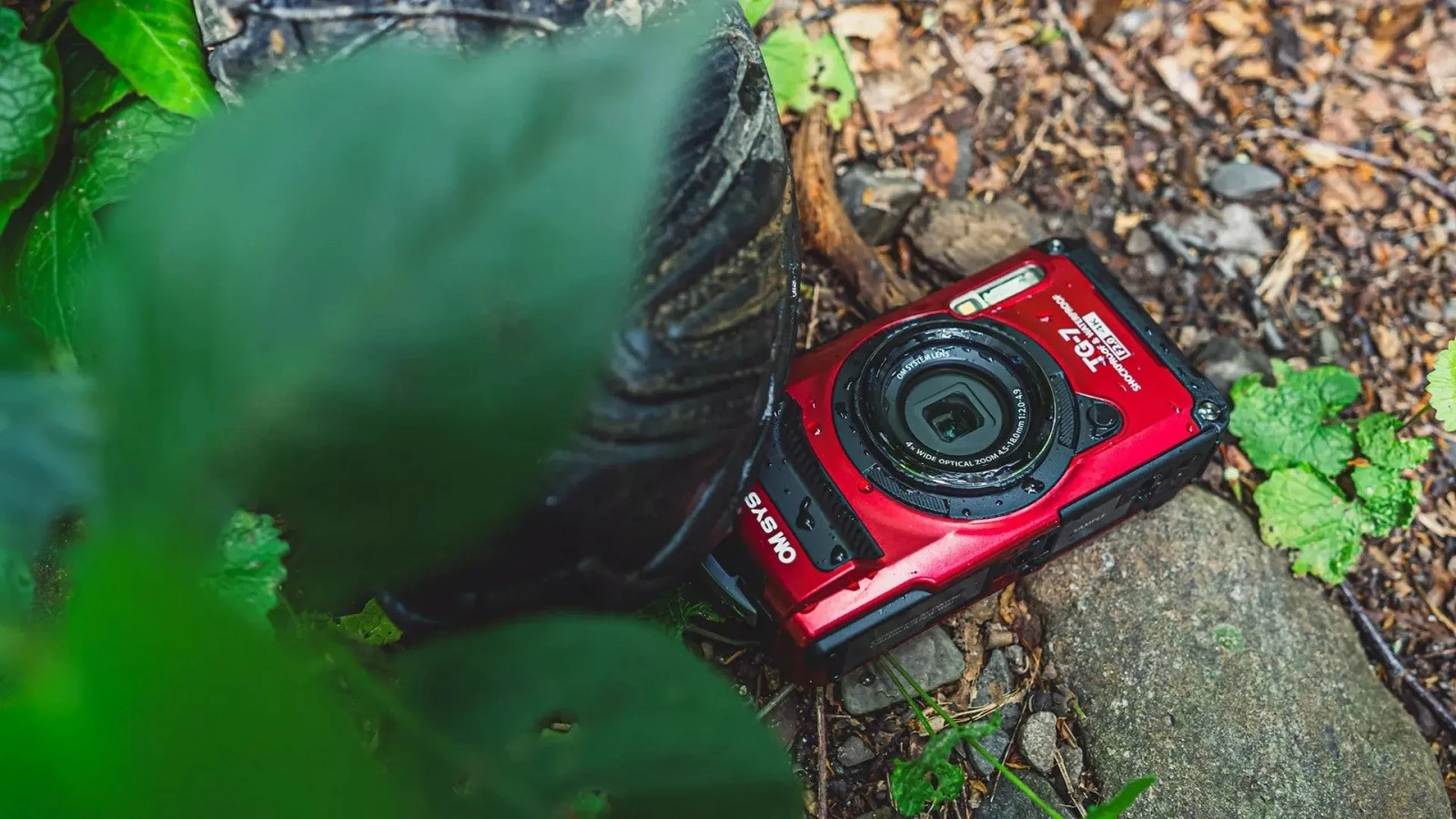 Aparat fotografik Olympus TG-7, kompakt, 12 MP, 4K, i kuq