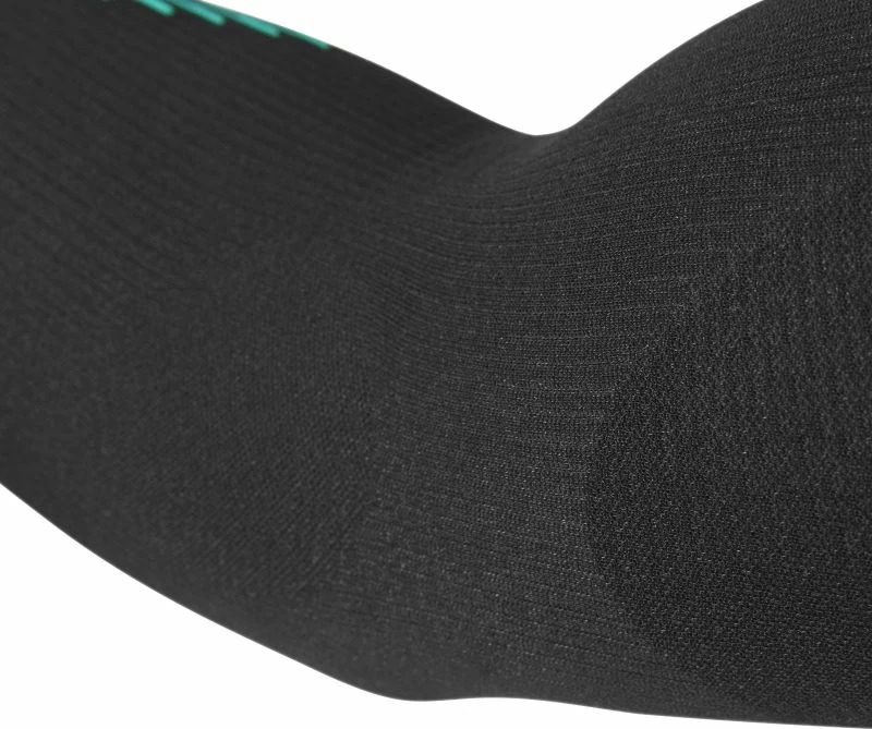 Kompresion mëngë Reebok për meshkuj dhe femra, të zeza dhe jeshile