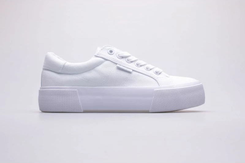 Këpucë Lee Cooper për femra, të bardha