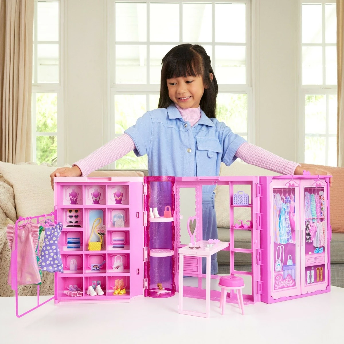 Set lodrash Barbie Dream Closet 3.0 me kukull, rroba dhe aksesorë, rozë
