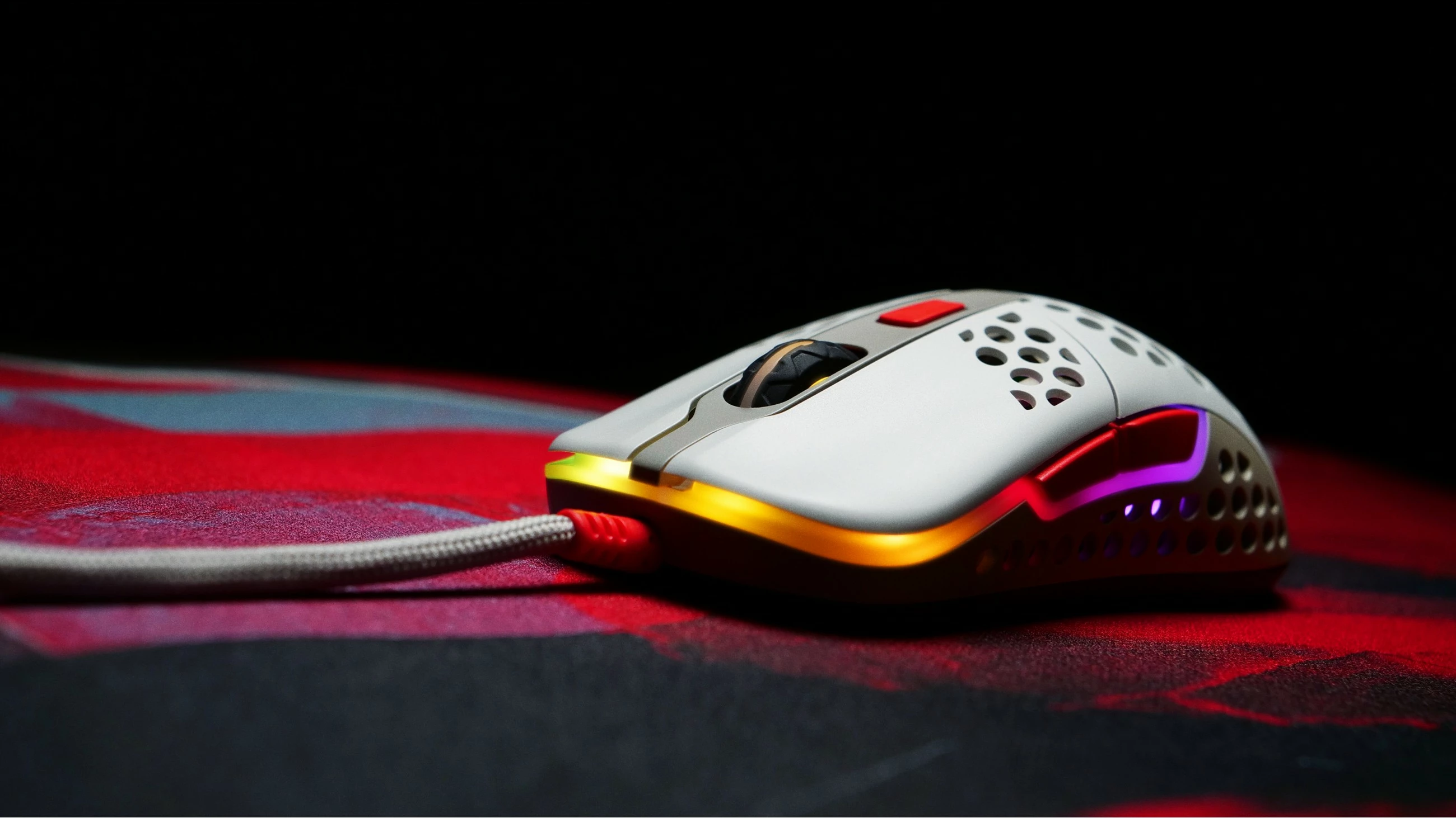 Maus Cherry XTRFY M42, Optik, USB Type-A, 16000 DPI, Multikolor