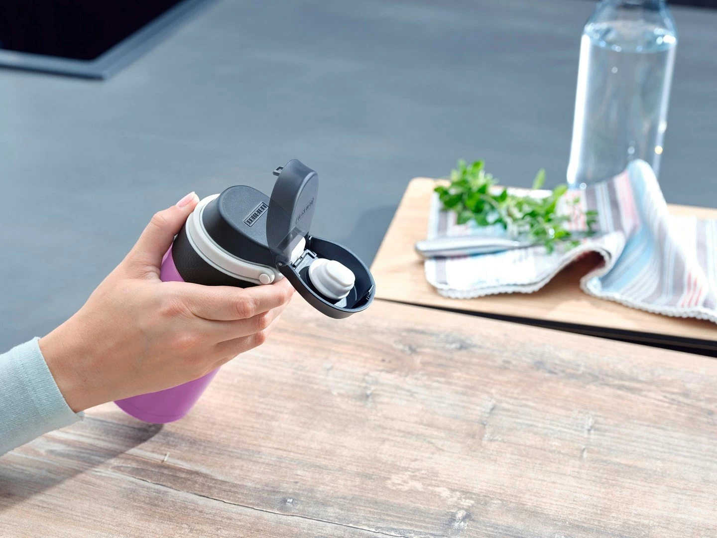 Termos LEIFHEIT Flip 350 ml, magenta